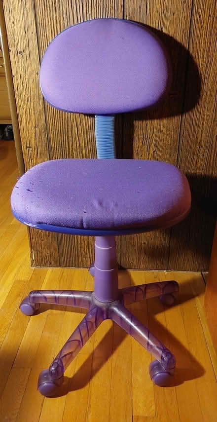 Photo of free Desk chair (Hamden) #1