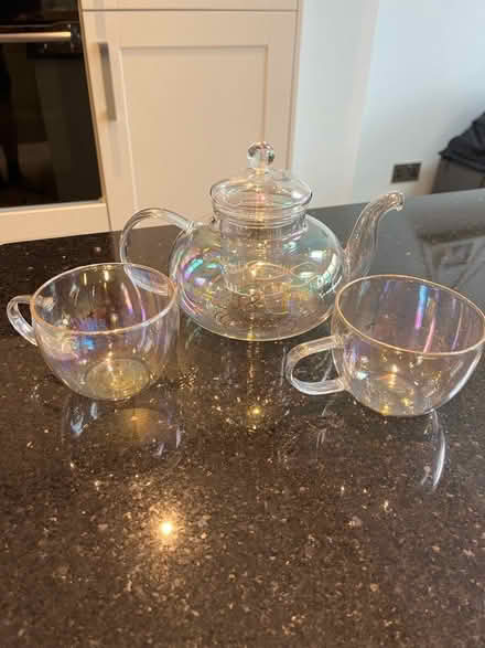 Photo of free “G & Tea” pot and cups (DA15) #2