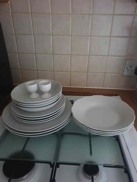 Photo of free 3 White Dinner Plate's, 4 side plate's. 4 soup/pudding bowl (Glenrothes KY6) #1