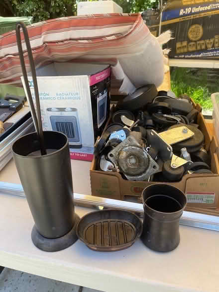 Photo of free Bathroom set (Santa Clara) #1