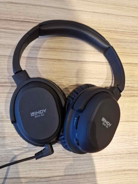 Photo of free Bluetooth noise cancelling headphones (Enborne Row RG14) #1