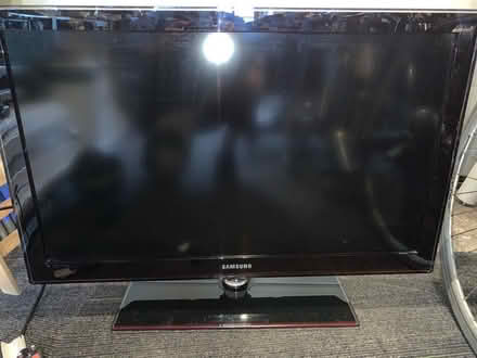 Photo of free Samsung tv (Eastcote HA5) #1