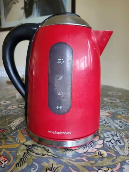 Photo of free Red kettle, working but no automatic switch off (Corston) #2