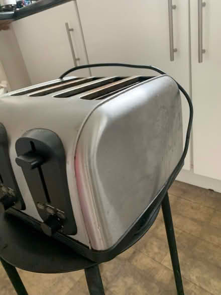 Photo of free 4 slice toaster (Edgware HA8) #2