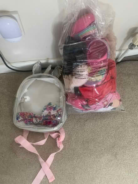 Photo of free Clothes and bits for 3-4 year old girl (North Tonbridge TN10) #1