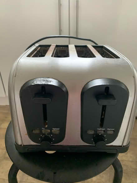 Photo of free 4 slice toaster (Edgware HA8) #3