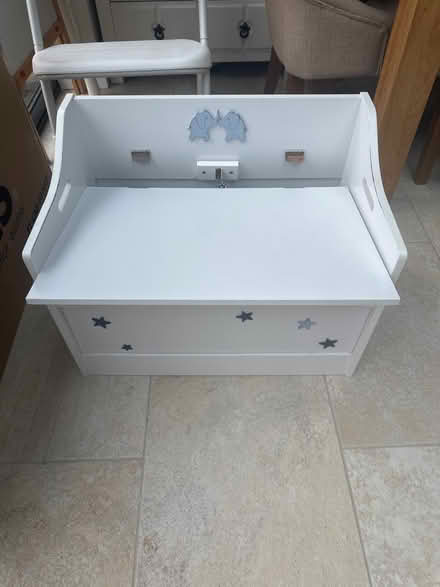 Photo of free Children’s toy box (PR9) #1