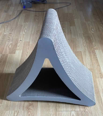 Photo of free Cat scratching post (Kingston Bagpuize OX13) #1