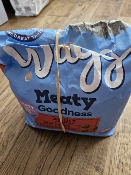 Photo of free Wagg dog food. Open packet (E17) #1