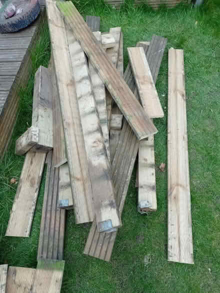 Photo of free Mix of decking and 2x4 wood (Heaton Chapel SK4) #1