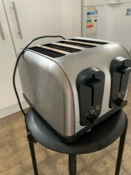 Photo of free 4 slice toaster (Edgware HA8) #1