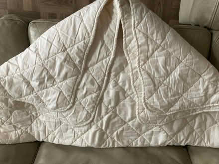 Photo of free Child’s wool quilt (Stretford M32) #2