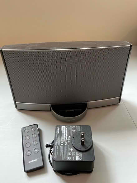 Photo of free Bose iPod Sound Dock Portable (Skokie) #1