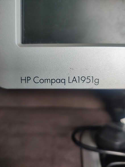 Photo of free 19" HP monitor with stand (SW18) #2