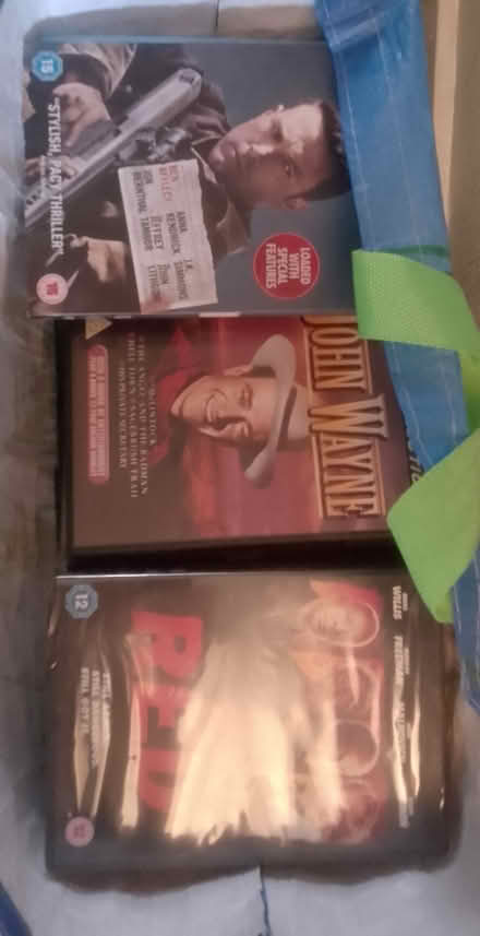 Photo of free DVD player also 100+DVDS (Dundee DD3) #2