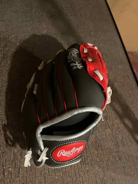 Photo of free 10 inch Rawlings Baseball Mitt (Portage Park, Chicago) #2