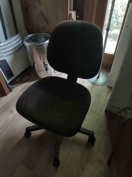 Photo of free Swivel chair (ME13) #1