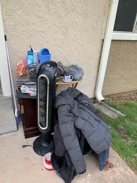 Photo of free Make up, coats, misc (Manchester/Ballwin) #1