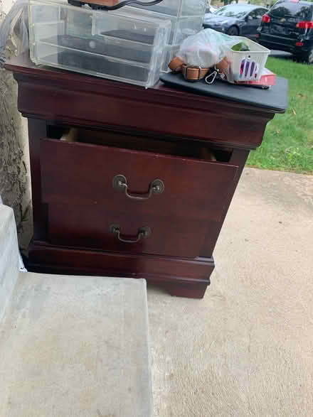 Photo of free Single nightstand (Manchester/Ballwin) #1