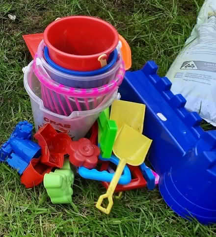 Photo of free Buckets and spades (Crewton DE24) #1