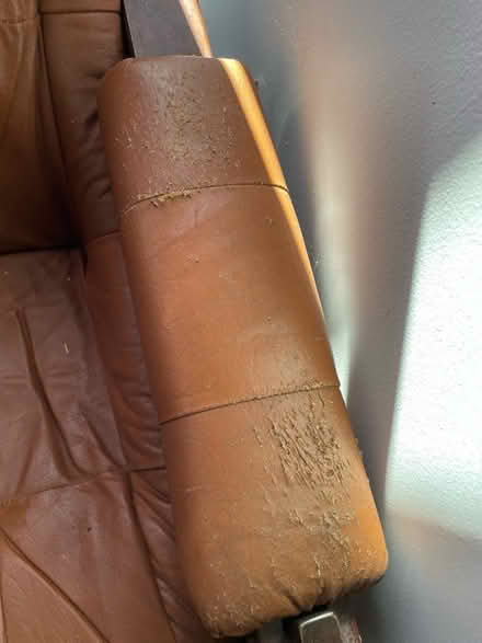 Photo of free 1970s leather reading chair/ottoman (Morrow) #2