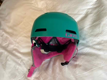 Photo of free Child’s ski helmet and goggles (RG40 Wokingham) #4