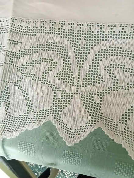 Photo of free Tablecloth with crocheted lace trim (Pedmore DY9) #2