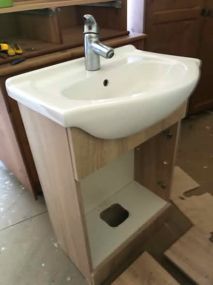 Photo of free washbasin on cabinet (Chorlton M21) #2