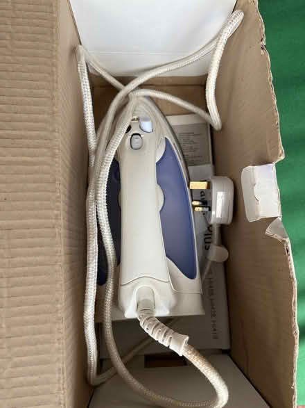 Photo of free Phillips electric iron (BH4) #2