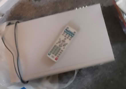 Photo of free Silver DVD player with 100+DVDs (Dundee DD3) #2