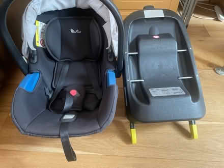 Photo of free Silver Cross Car Seat & Isofix Base (Mickleover, Derby, DE3) #3