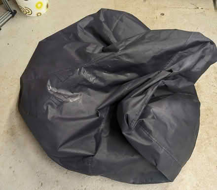 Photo of free large beanbag (RH4) #1
