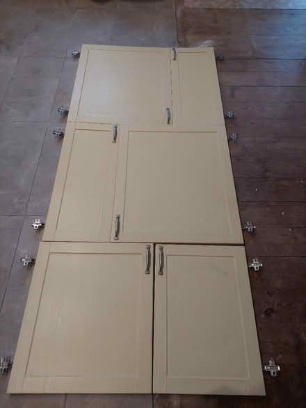 Photo of free kitchen cabinets (Carlton NG4) #3