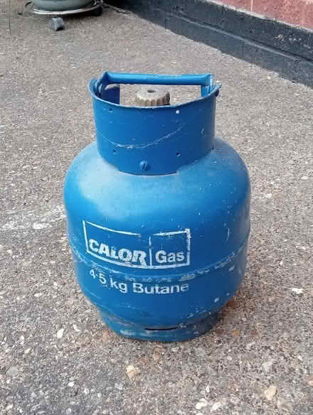Photo of free 4.5kg Butane Calor Gas cylinder (Clapham MK41) #1