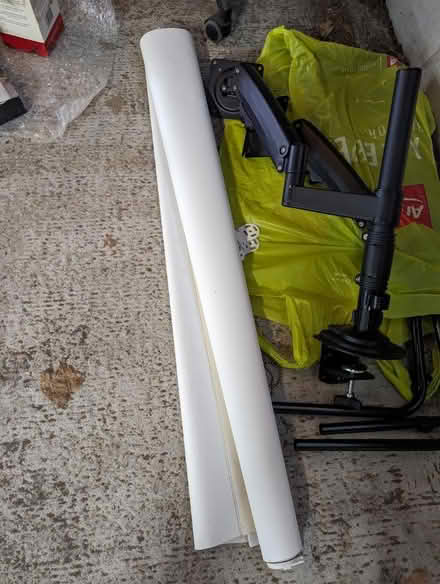 Photo of free White window blind (with fittings) (Lordship Lane, London SE22) #1