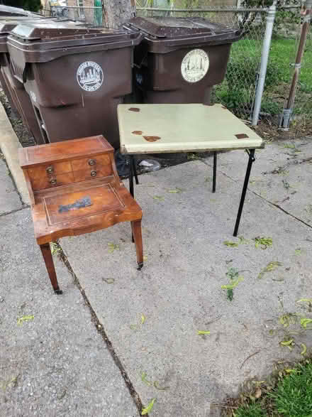 Photo of free Vintage poker ta le & side table (Jeff Park 60630) #2