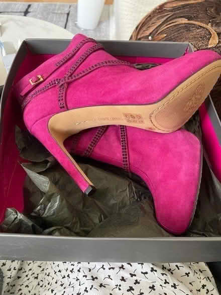 Photo of free Pink boots (SE11) #1