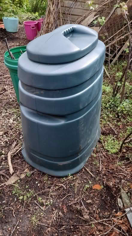 Photo of free Compost bin large (SN1 old town swindon) #1
