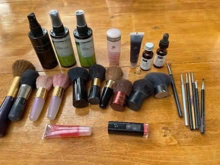 Photo of free Box of make up brushes and makeup (Wandsworth Common SW12) #1