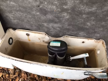 Photo of free Toilet Cistern + lid (Bucknell SY7) #2