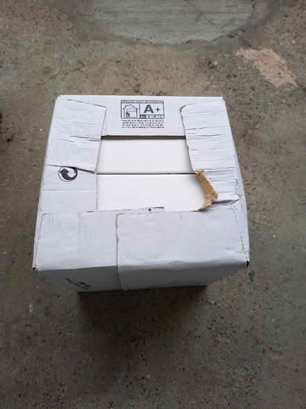 Photo of free White tiles (Norbiton KT2) #2