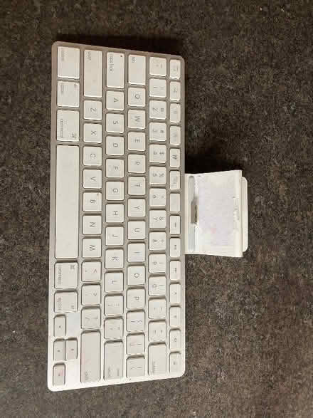 Photo of free It’s gen IPad dock & keyboard (Stoke Poges SL2) #1
