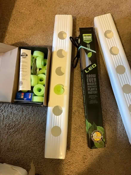 Photo of free Complete vegetable hydroponics kit (Bellevue) #3