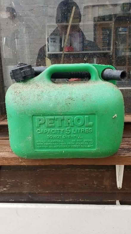 Photo of free 5l Petrol can (Linslade LU7) #1