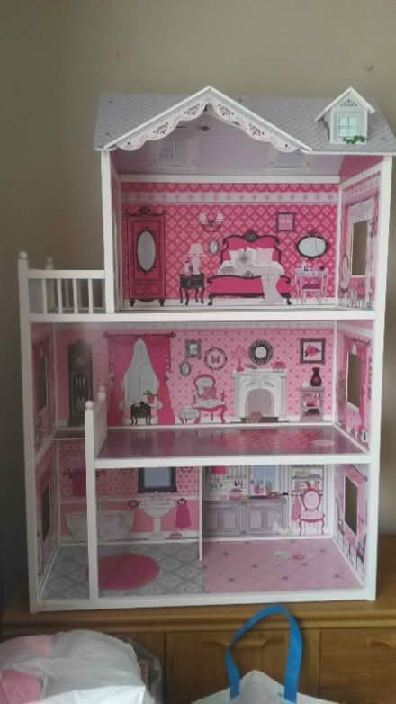 Photo of free Doll House (Newbury RG14) #1