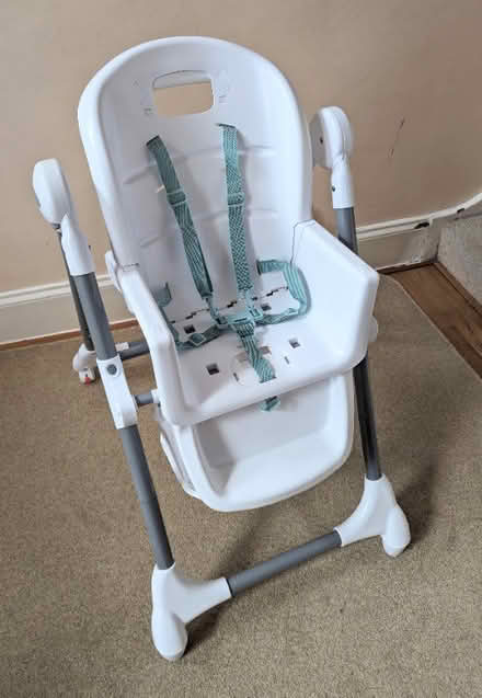 Photo of free High baby chair with removable table (Twickenham TW1) #4