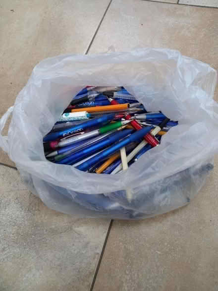 Photo of free Bag of mixed biros (Old Road OX3) #1
