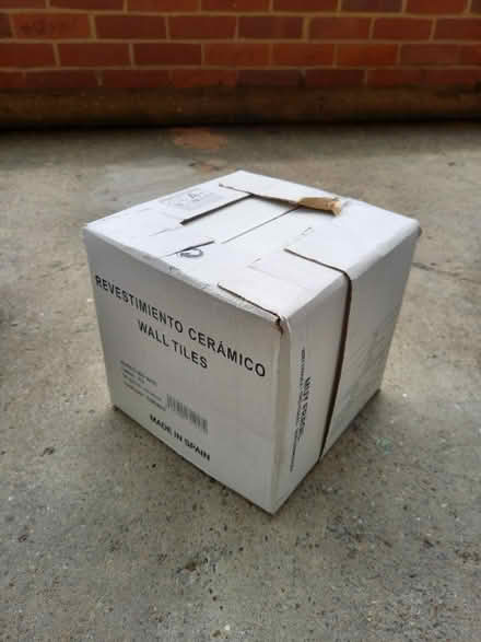 Photo of free White tiles (Norbiton KT2) #1