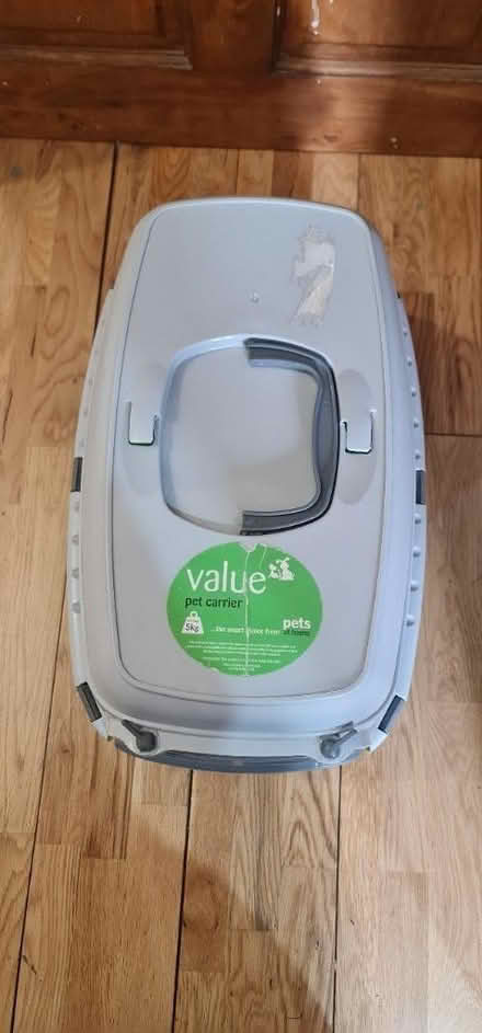 Photo of free Small pet carrier (NW2 Cricklewood) #3