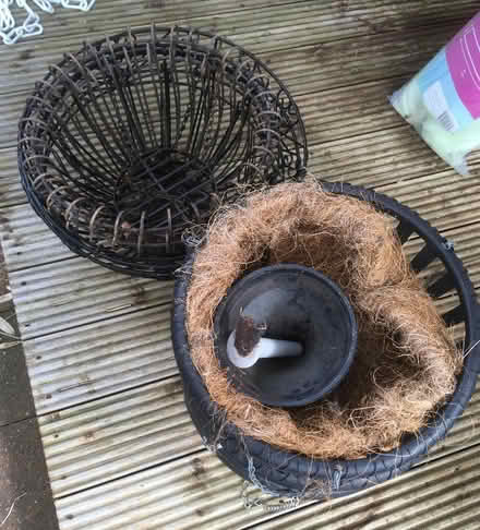 Photo of free Assorted hanging baskets (Haversham MK19) #1